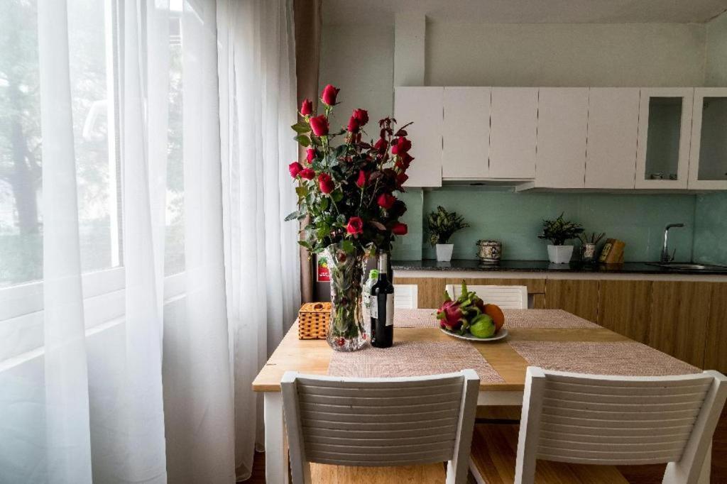 New Apart Hotel Hanoi Bagian luar foto